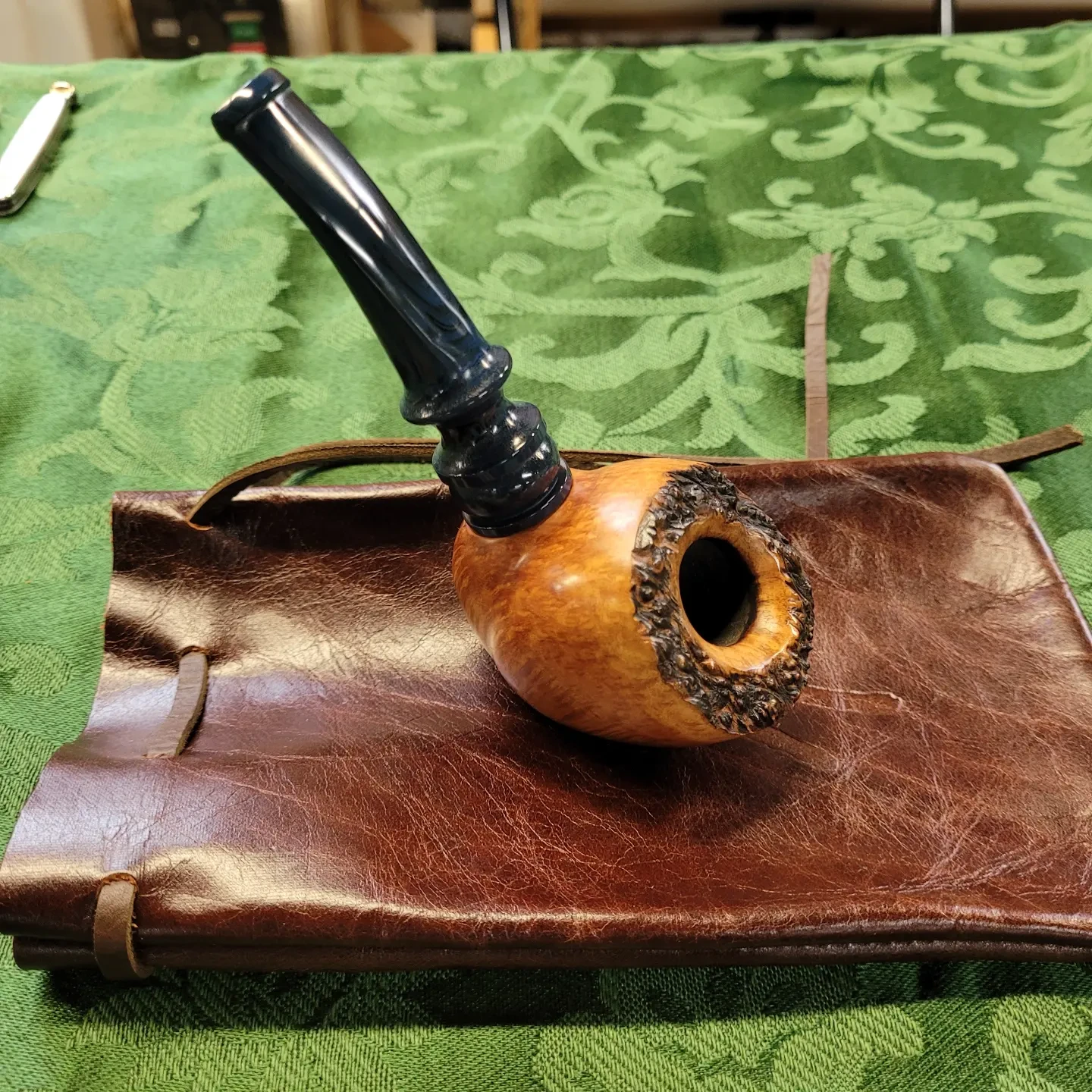 MandyPipe Freehands pipe polished bowl